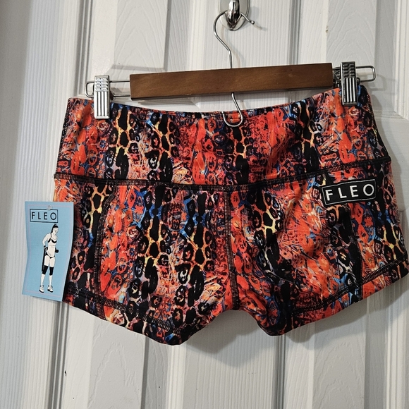 NWT FLEO Animal Print Multicolor Women's Shorts - Picture 4 of 5
